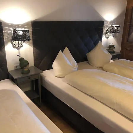 Pensjonat Gaestehaus Weiherhof 3*