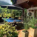 Gaestehaus Weiherhof 招待所